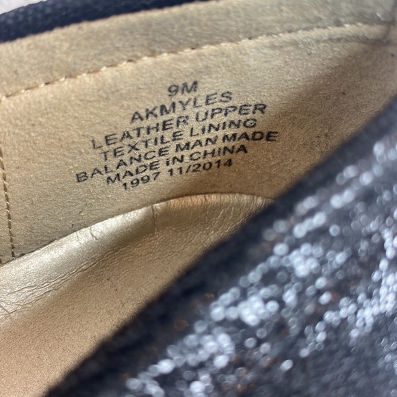 ANNE KLEIN "Myles " Black Snake Skin Loafers Gold Bit 9 - Picture 10 of 10